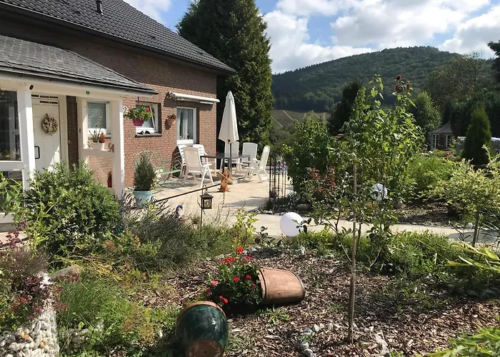 Unter Den Wolken